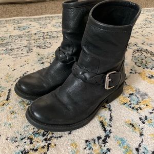 Steve Madden Boots